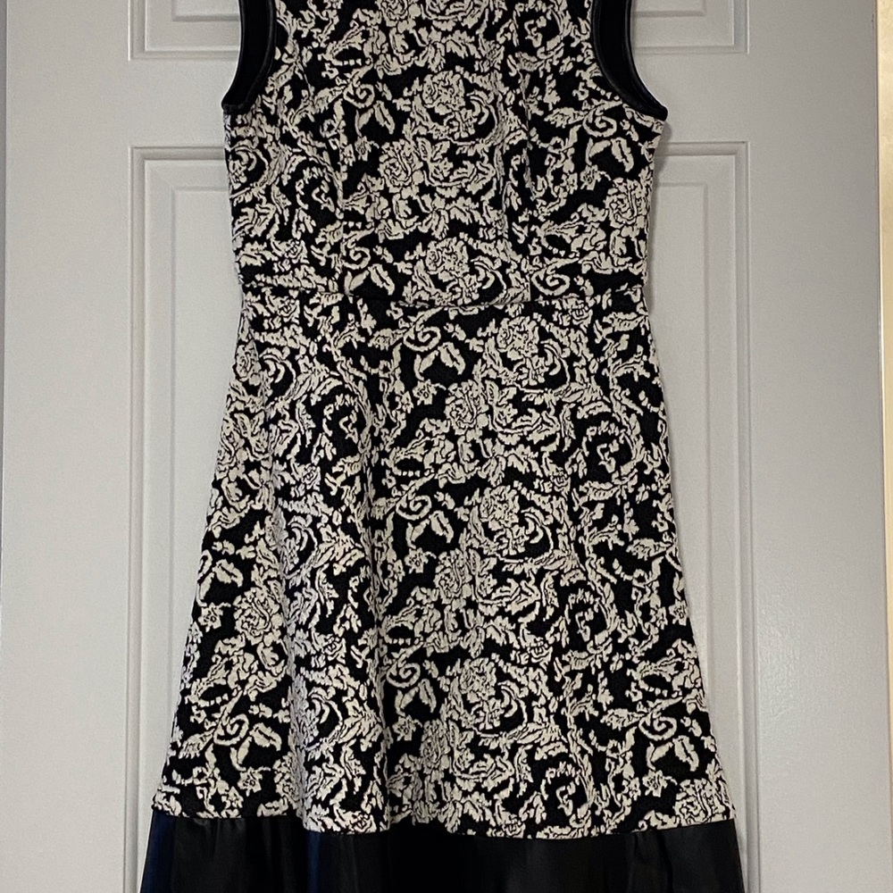 Dress - Picture 2 of 5